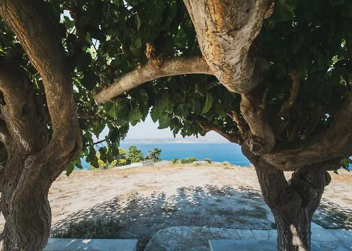 Karavos View - An Artists' Hideaway Paradise